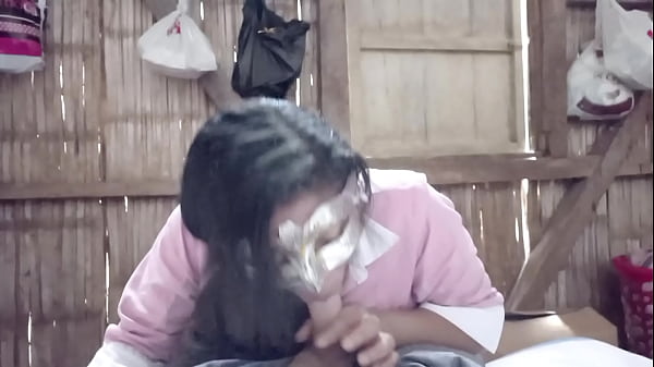 filipina realiza mamada y el bato en pleno acto sufre de infarto.