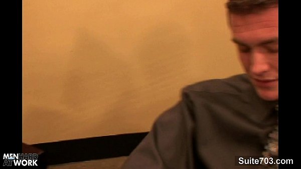 Play MP4 - Sexual gays fucking in 3some at work