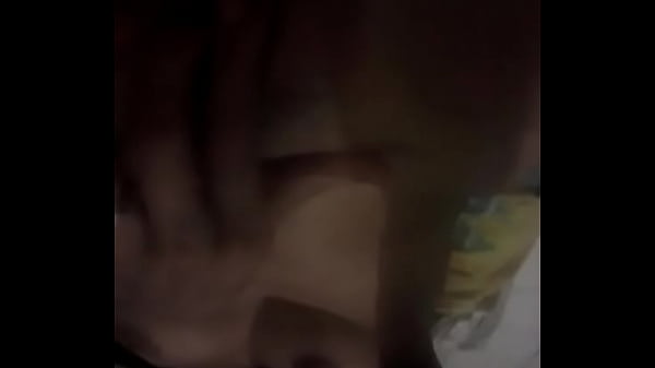 Play MP4 - Ella se masturba