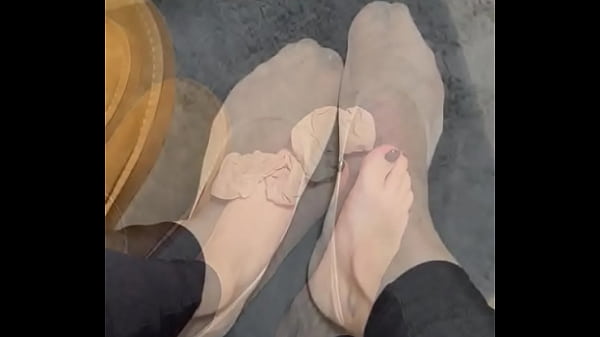 Happy 2nd advent #feet #feetworld #teen #boots #footjob #nylonfeet 