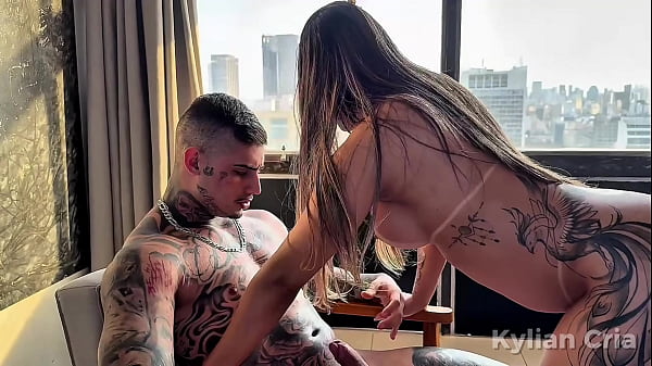 Play MP4 - Fodendo a rabuda no final de tarde exibindo tudo para os vizinhos