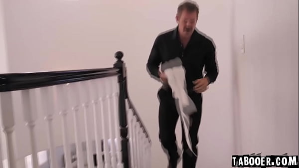 Nonton Kylie Rocket Has Taken A Shine To Jason And Begins Flirting thumbnail