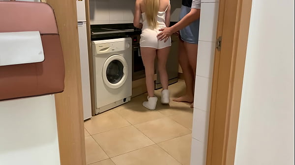 Play MP4 - Teen fucks fast with her stepdad in the kitchen&comma; before her arrives CREAMPIE