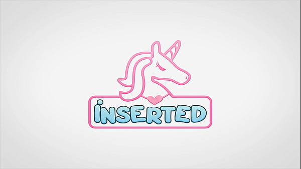Nonton Inserted Luna Leve Has Something Pink thumbnail
