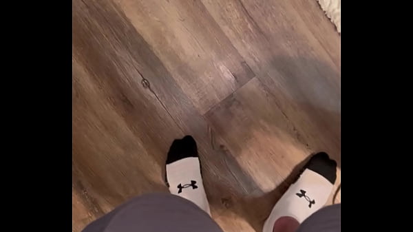 Nonton Throbbing And Leaking In My Compression Shorts thumbnail