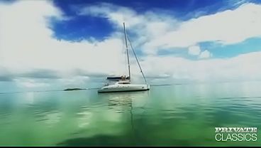 Nonton Diana Gold In An Extreme Dp Threesome On A Catamaran thumbnail