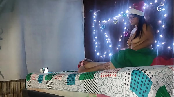 Nonton Christmas Sex!! Arab With A Spartan Beard Has Sex With His Sexy Stepmother While Husband Is Not At Home thumbnail