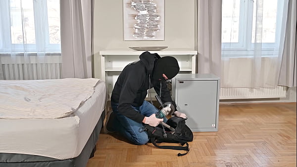 Play MP4 - Brunette Beauty Miami Solves Robbery With A Steamy DP Threesome GP3285