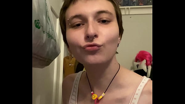 Play MP4 - Jilly Rose bimbo outfit