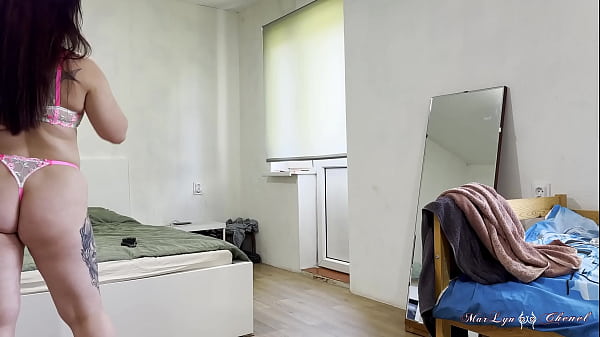 Play MP4 - Busty babe skips a date and plays with herself - MarLyn Chenel