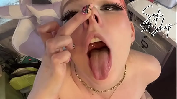 Barbie Has A Nose Kink thumbnail