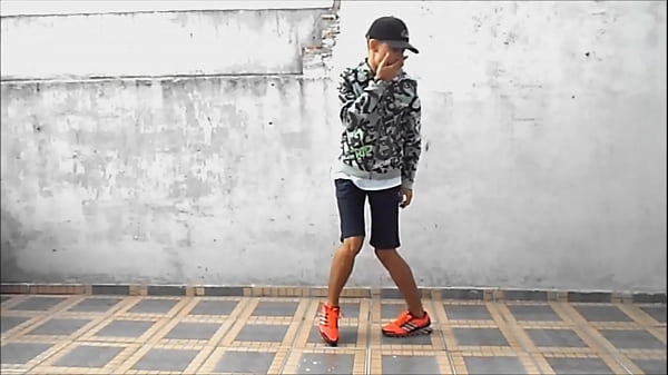 Crias da favela na hora certa