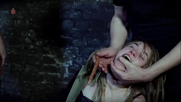 Angeleintes Krabbelndes M&auml;dchen - Dark House 2 #1 (komplette Szene) thumbnail