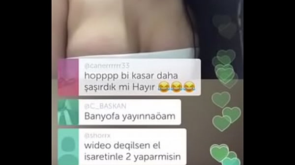 Acariciando suas belas tetas