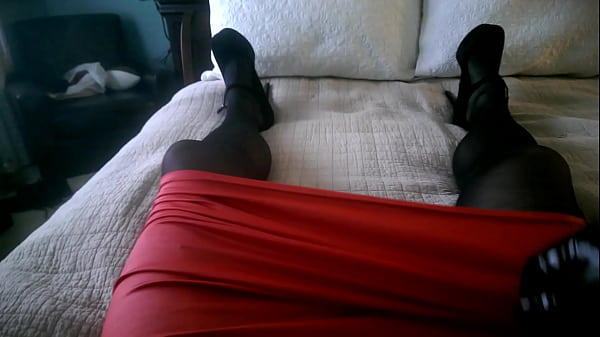 Play MP4 - Crossdresser in heels and skirt exposes cock for cumshot