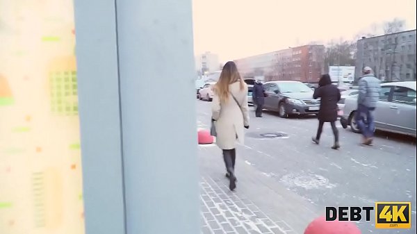 Debt4k model liebt teure kleidung hat aber kein geld daf&uuml;r