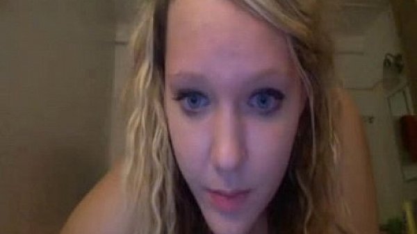 Nonton Chubby Blonde Licks Her Big Tits And Puts Her Underwear Inside Her Pussy thumbnail