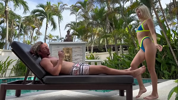 Nonton Outdoor Hot Sex With Cute Skinny Blonde thumbnail