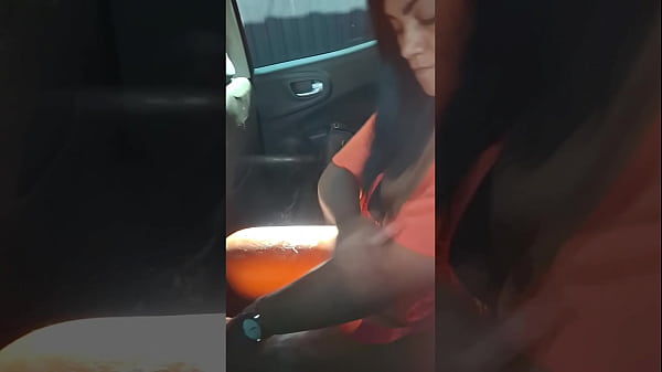 Nicoly Mattos: Putaria Real em SP Pelada no Transito, Buceta Peluda na Balada e Leitada de amigo 