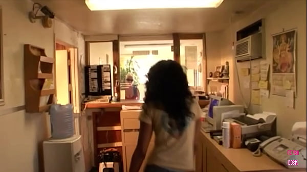 Nonton An Exceptionally Attractive Blonde Is Compelled To See Her Boyfriend Engaging In A Threesome With Brunette Women thumbnail