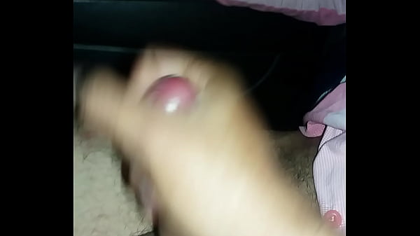 Play MP4 - punhetando novinho hetero