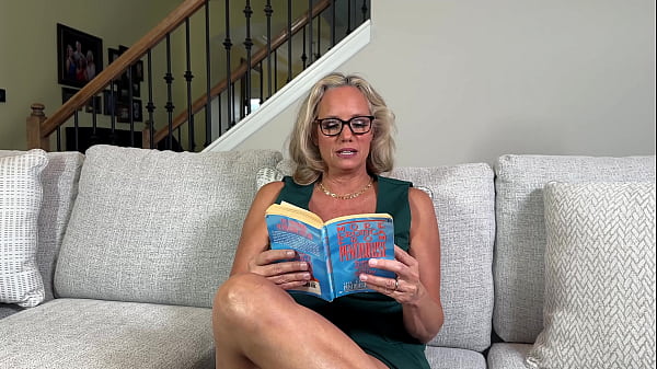 Gilf Of The Year Nina Nite Reads To You thumbnail