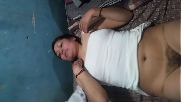 stefany la novia de mi feje me da una chupadita 