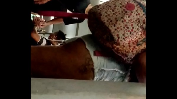 Novinha_shortinho socado