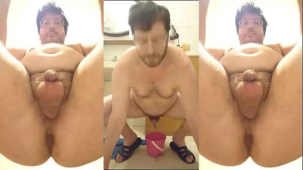 The need to piss and expose myself 