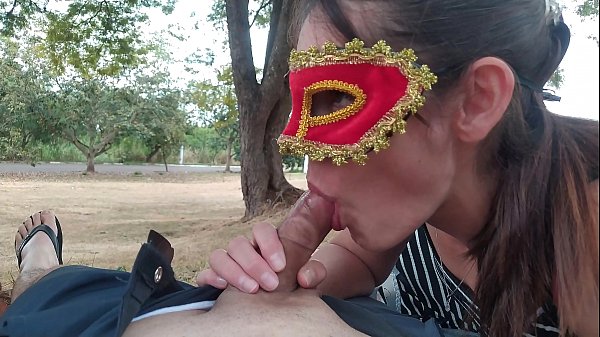 Paguei Boquete E Me Masturbei Em Pra&ccedil;a P&uacute;blica Durante O Dia thumbnail