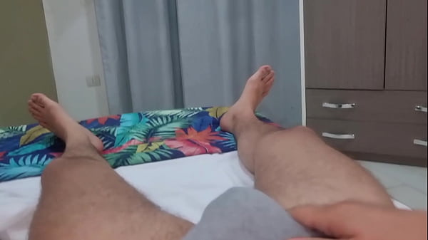 Amatoriale italiano sborrata forte intensa con un cazzo enorme