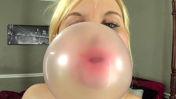 Play MP4 - Bubblegum Bubbles While She Gets Fucked and Given Facial
