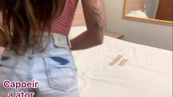 N&atilde;o Resisti E Tive Que Passar A Pica Preta Na Minha Personal Trainer thumbnail