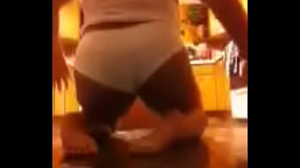 Sexy chubby twerker 