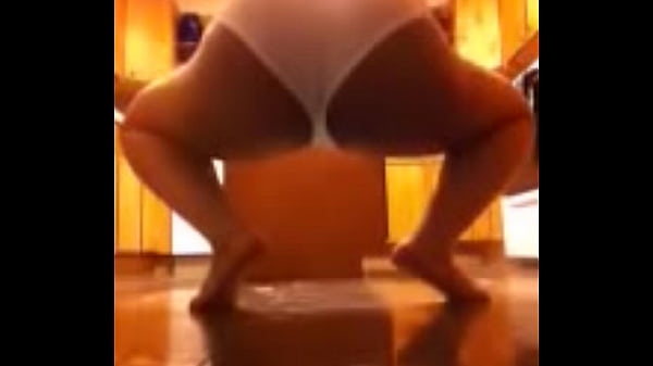 Nonton Sexy Chubby Twerker thumbnail
