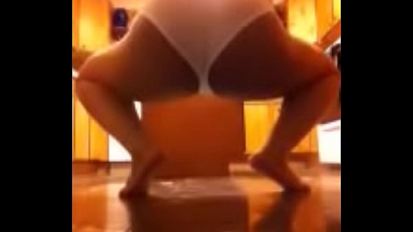 Sexy chubby twerker