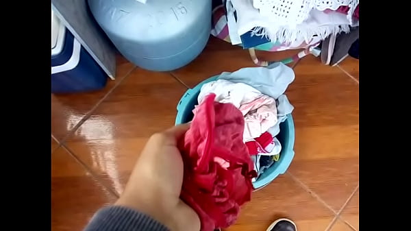 Gozando na calcinha dacunhada