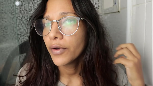 Anne Michelle_using anal plug