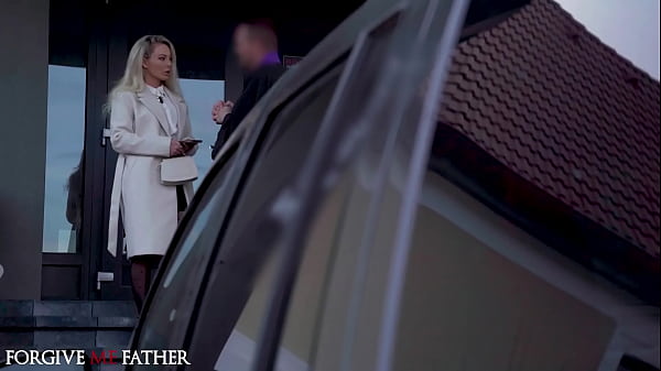 Rich chick with a stunning body gets gagged before taking a big cock in her mouth and pussy