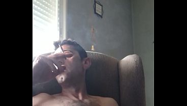 Buena paja en el sof&aacute; 