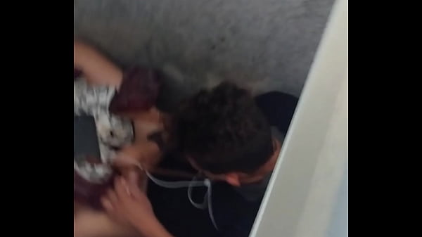 Play MP4 - Boy dotado gozando