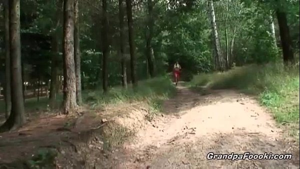 Play MP4 - Mature slut piss and gives head