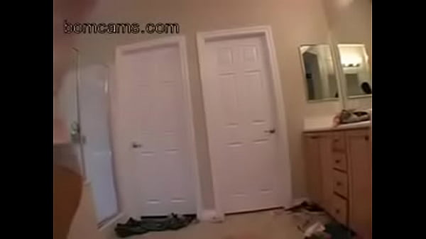 Nonton Rock Babe Webcam Striptease- Bomcams.com thumbnail