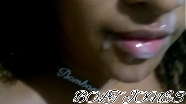 EM OFF BOMBOMD4 E BOLT JONES MUITA LEITE NA BUNDA E NA CARA . 