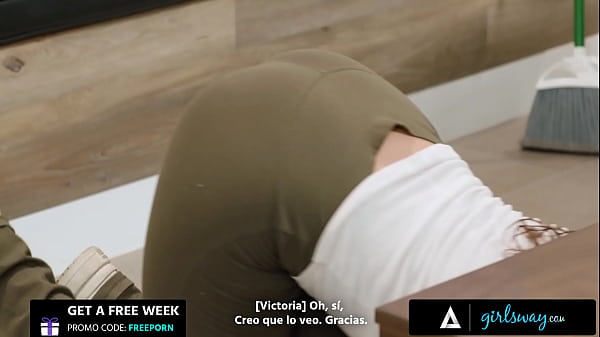 Petite blonde fucks pawg brunette sp