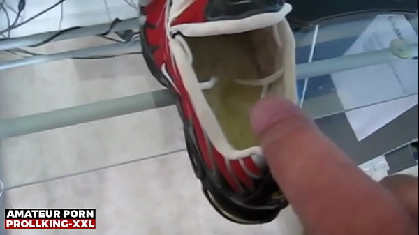 A LOT OF PISS OUT OF THE DICK OF PROLLKING 