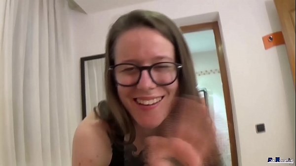 PEQUEÑAJOVENCITA AMERICANA AMATEUR MUYCALIENTE SE TRAGA LA LECHE