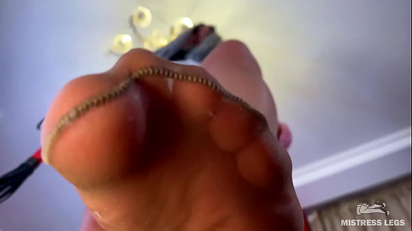 Mistress nylon feet in your face