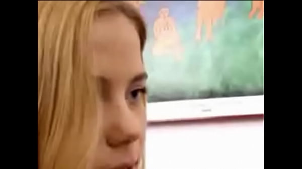 Nonton Girls Kissing thumbnail