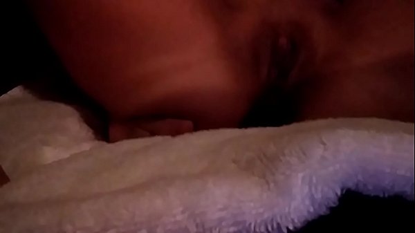 nycegirl gets wet masterbating and playing with toys 